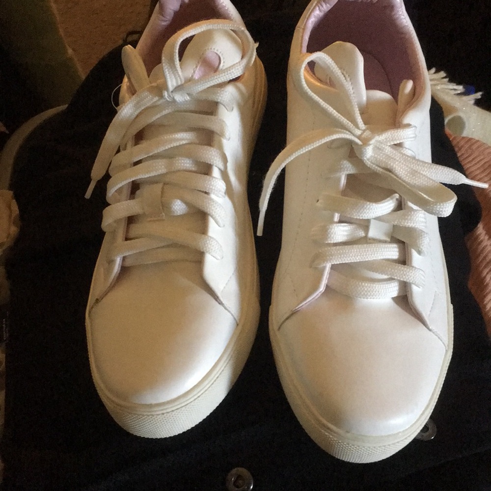 White Madden girl shoes